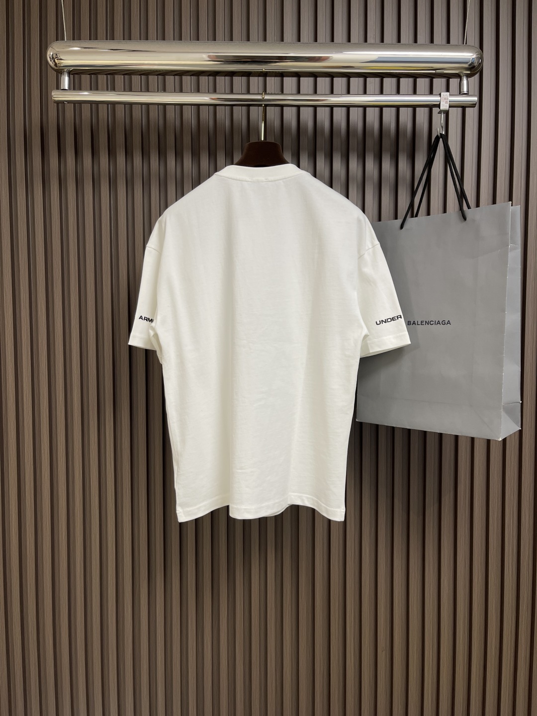 🛒🛒balenciaga x 安德玛 2025fw联名安德玛印花短袖T恤,面料采用230克精梳纯棉平纹布