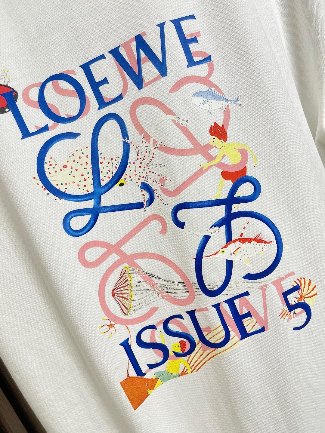 🛒🛒loewe 徽标撞色胶印logo短袖T恤,简约清新风格,彰显出高品格的气质,采用260g精梳棉面料,