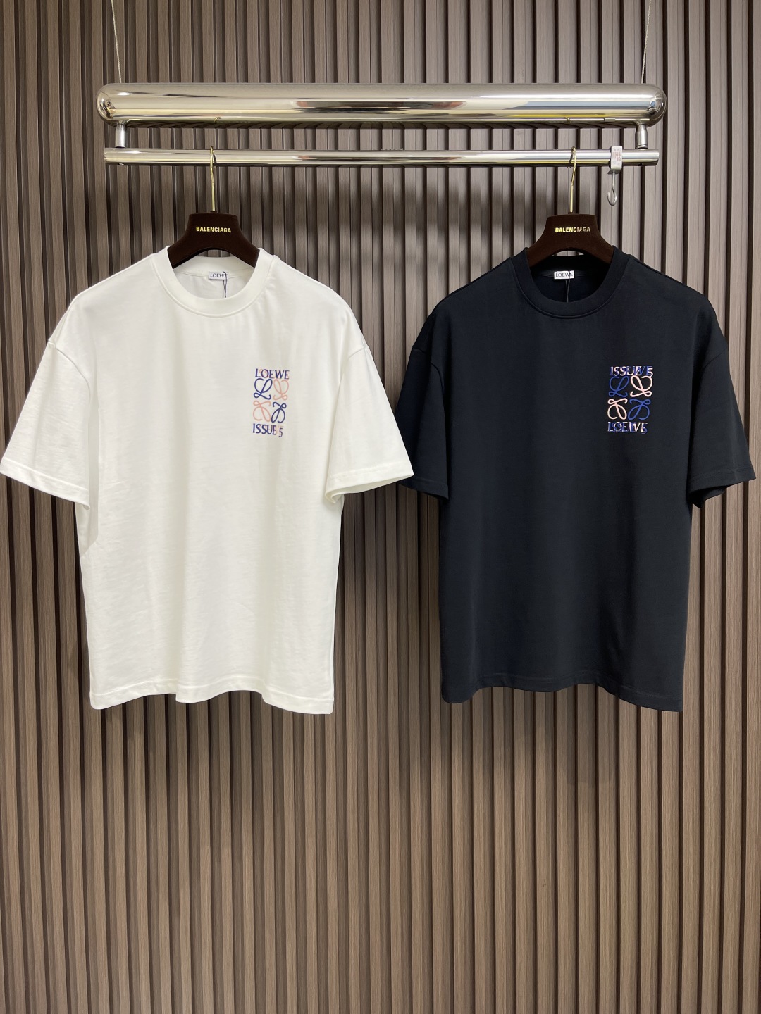 🛒🛒loewe 徽标撞色胶印logo短袖T恤，简约清新风格，彰显出高品格的气质，采用260g精梳棉面料，