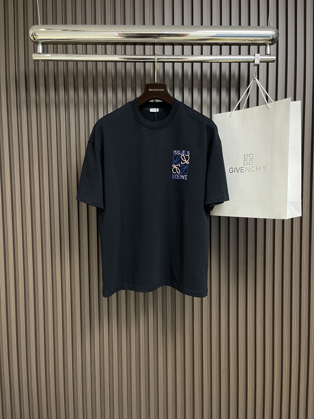 🛒🛒loewe 徽标撞色胶印logo短袖T恤，简约清新风格，彰显出高品格的气质，采用260g精梳棉面料，