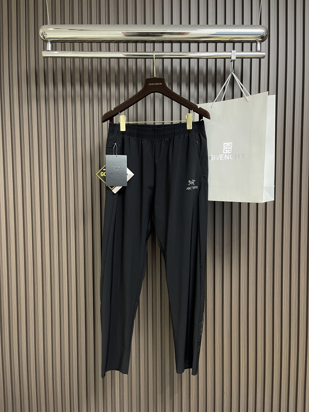 🛒🛒arcteryx 始祖鸟 2025ss早春新款休闲运动风格休闲裤,户外品牌可能大家第一想到的就是给人