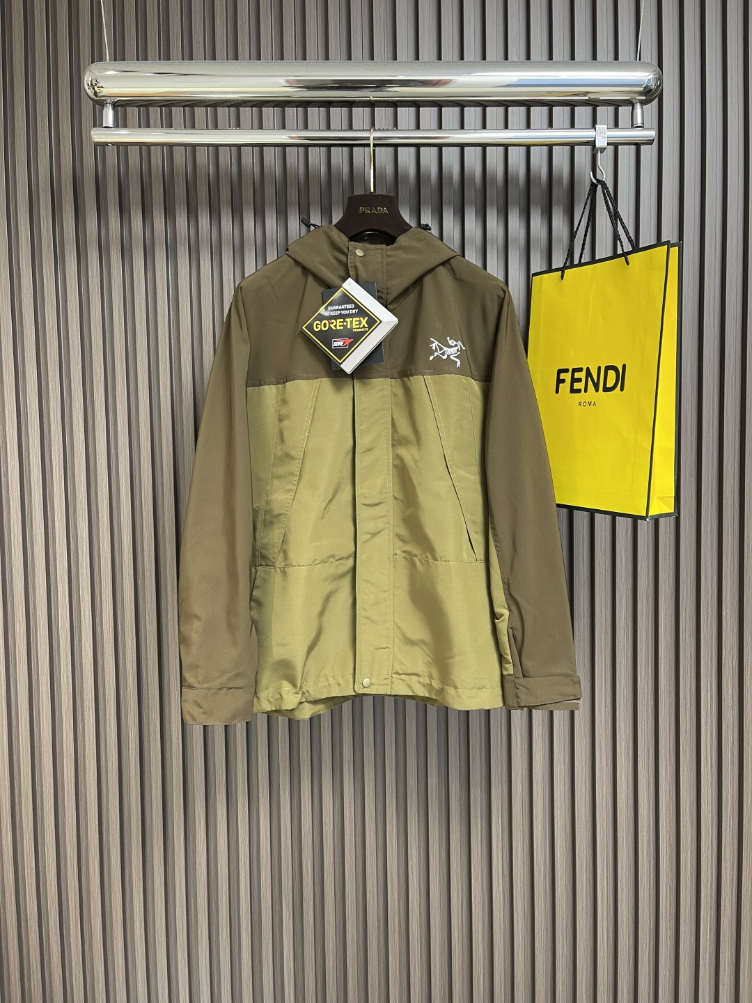 🛒🛒arcteryx 始祖鸟 beta lightweight 拼接连帽 户外远足 防水防风轻量 冲锋衣