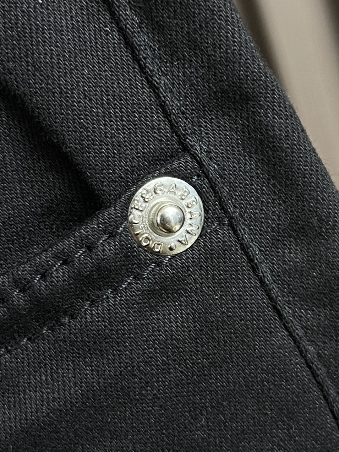 🛒🛒Dolce Gabbana 2025ss新款休闲裤，弹力棉质面料超舒适，立体裁剪修身裤型，小直筒修身