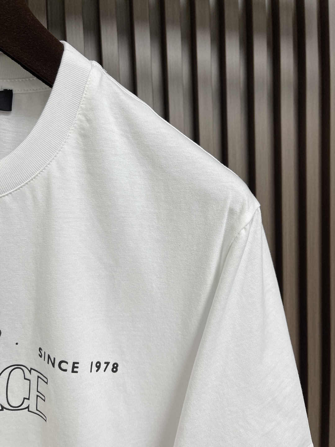 🛒🛒Versace 2025ss早春logo印花短袖T恤，柜台橱窗展示款。优质好面料 柔软触感 看似简单
