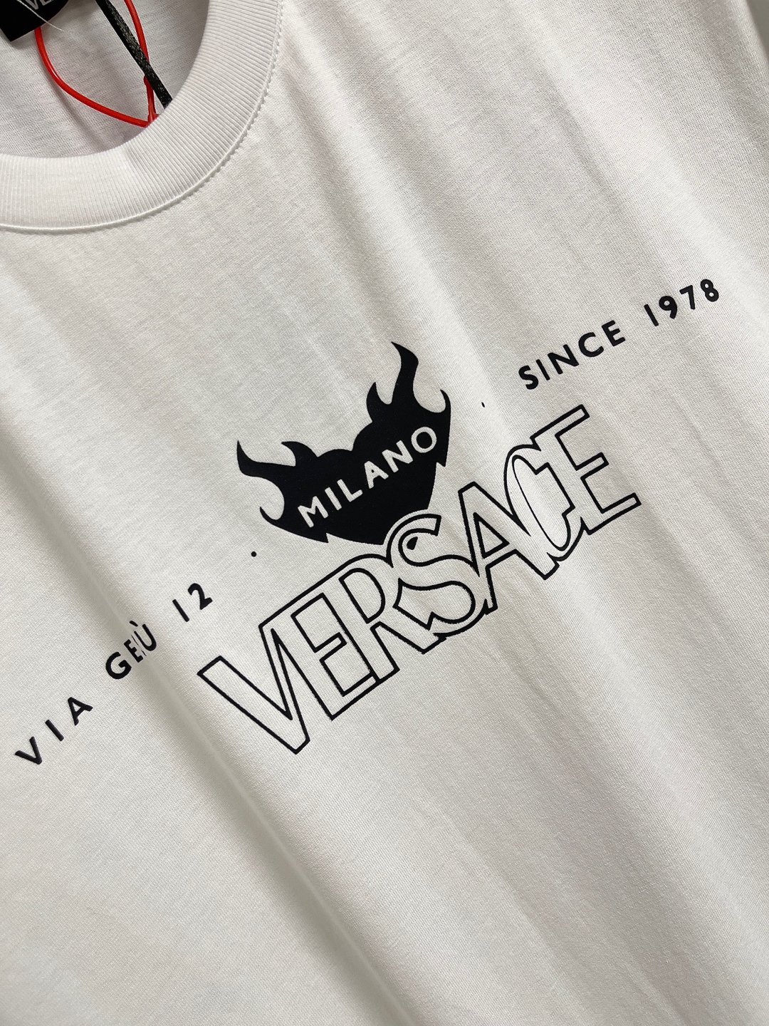 🛒🛒Versace 2025ss早春logo印花短袖T恤，柜台橱窗展示款。优质好面料 柔软触感 看似简单