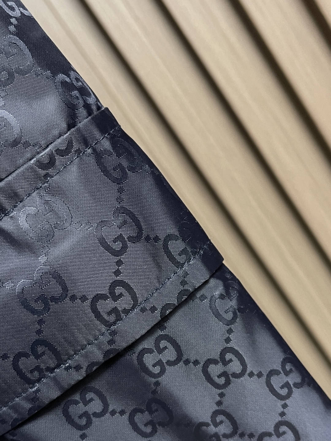🛒🛒GUCCI 暗纹休闲双口袋短裤沙滩裤 客供订织gg设计 松紧腰 内抽绳 两侧口袋的设计 方便实用 整