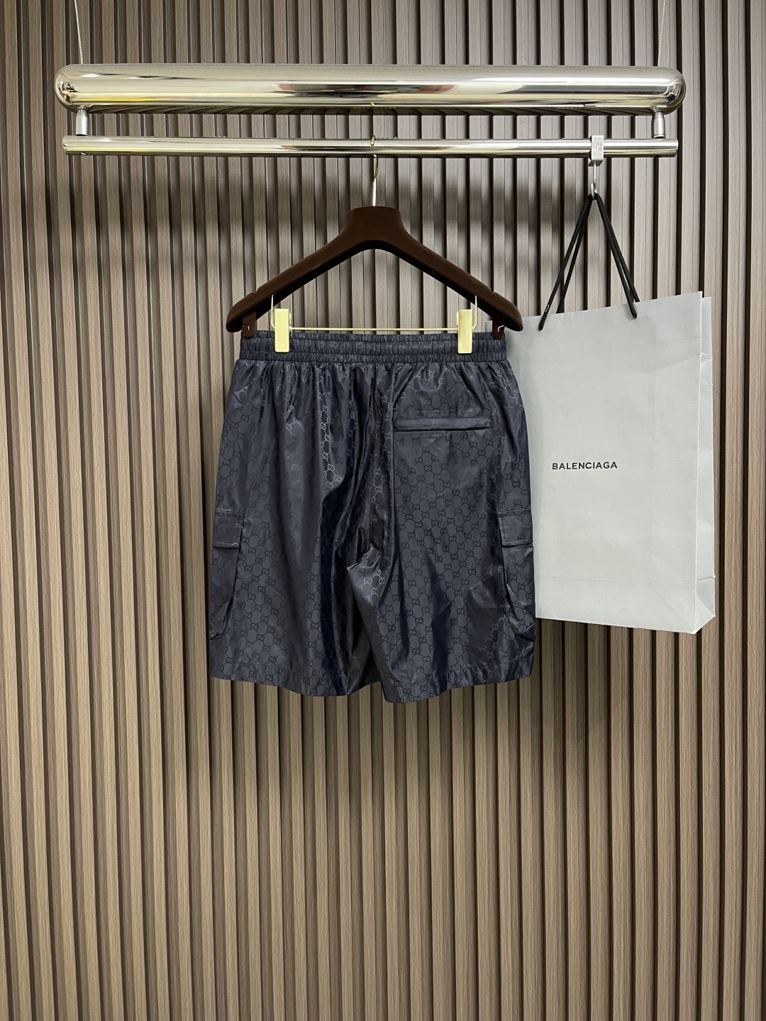 🛒🛒GUCCI 暗纹休闲双口袋短裤沙滩裤 客供订织gg设计 松紧腰 内抽绳 两侧口袋的设计 方便实用 整