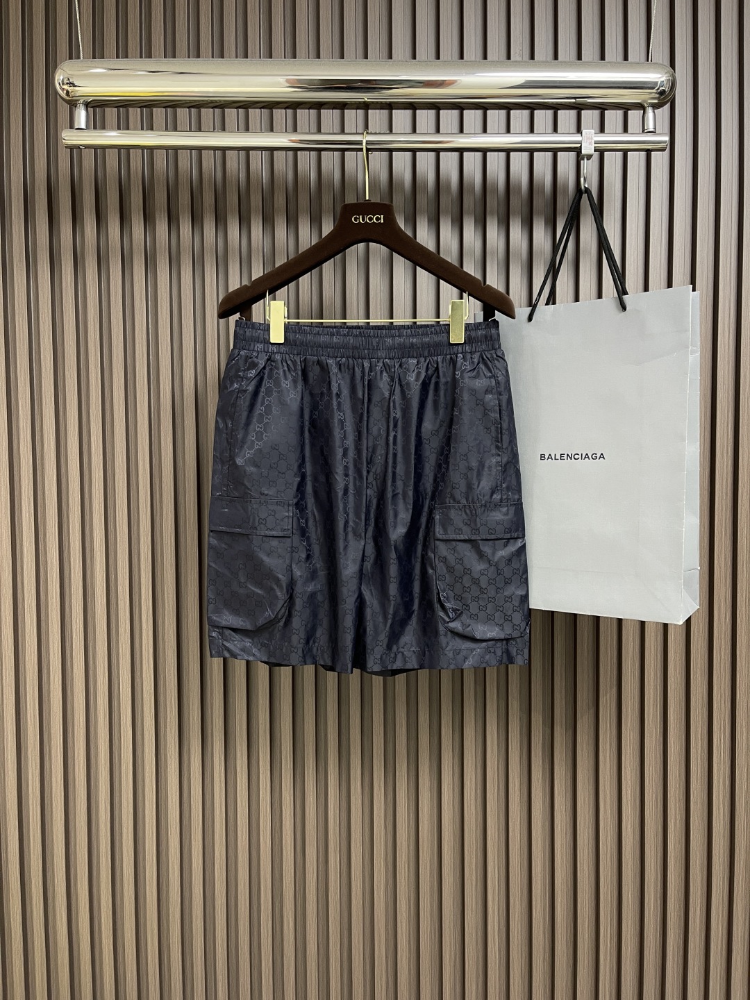 🛒🛒GUCCI 暗纹休闲双口袋短裤沙滩裤 客供订织gg设计 松紧腰 内抽绳 两侧口袋的设计 方便实用 整