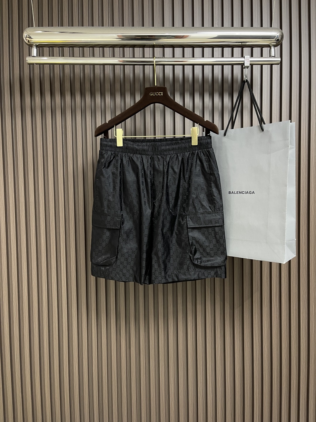 🛒🛒GUCCI 暗纹休闲双口袋短裤沙滩裤 客供订织gg设计 松紧腰 内抽绳 两侧口袋的设计 方便实用 整