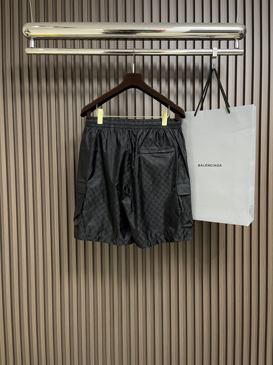 🛒🛒GUCCI 暗纹休闲双口袋短裤沙滩裤 客供订织gg设计 松紧腰 内抽绳 两侧口袋的设计 方便实用 整