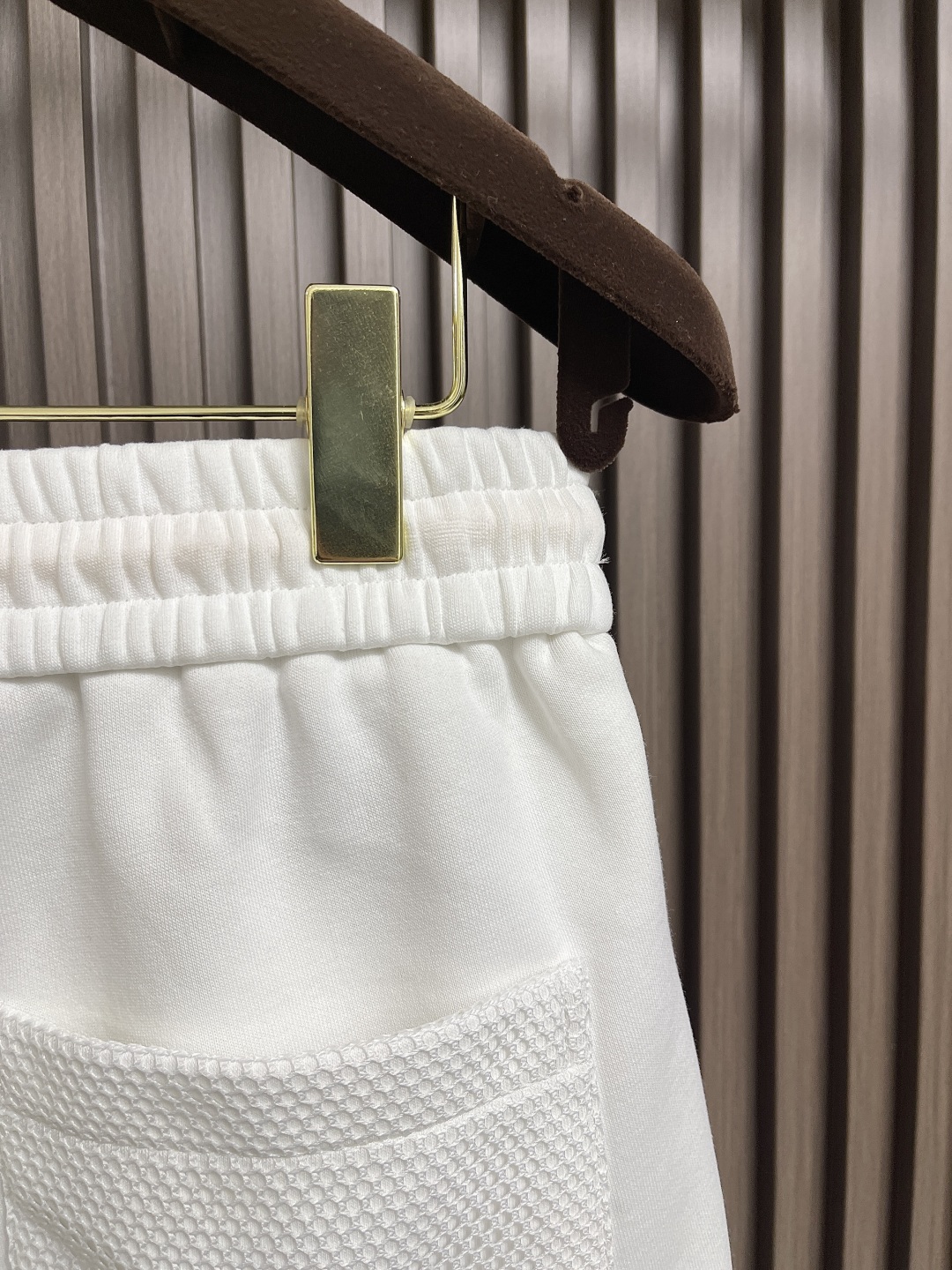 🛒🛒FENDI 网布百慕大短裤，本款短裤选用客供面料打造，380克重，网眼面料嵌饰，以小怪兽眼睛点缀，细