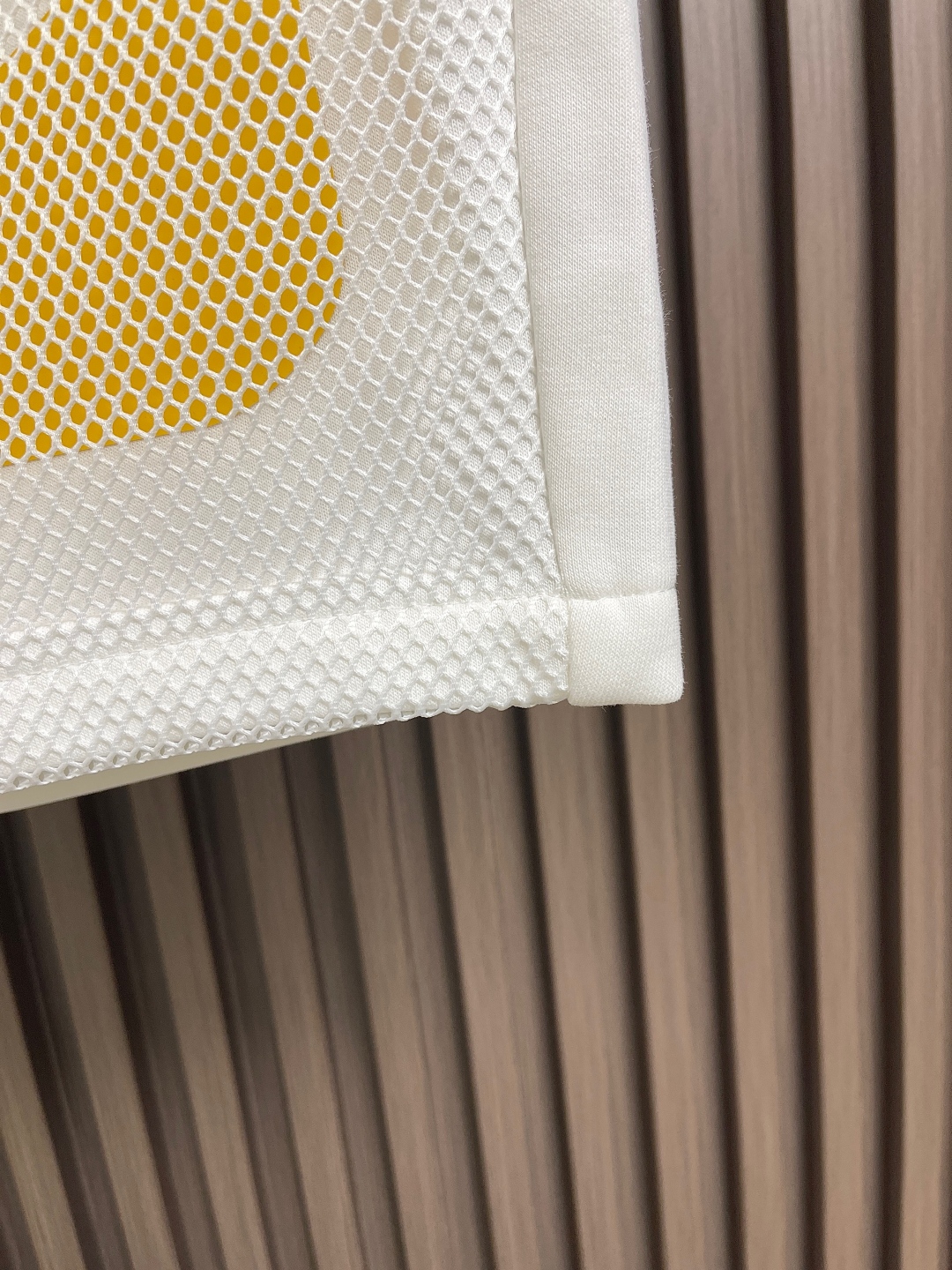 🛒🛒FENDI 网布百慕大短裤，本款短裤选用客供面料打造，380克重，网眼面料嵌饰，以小怪兽眼睛点缀，细