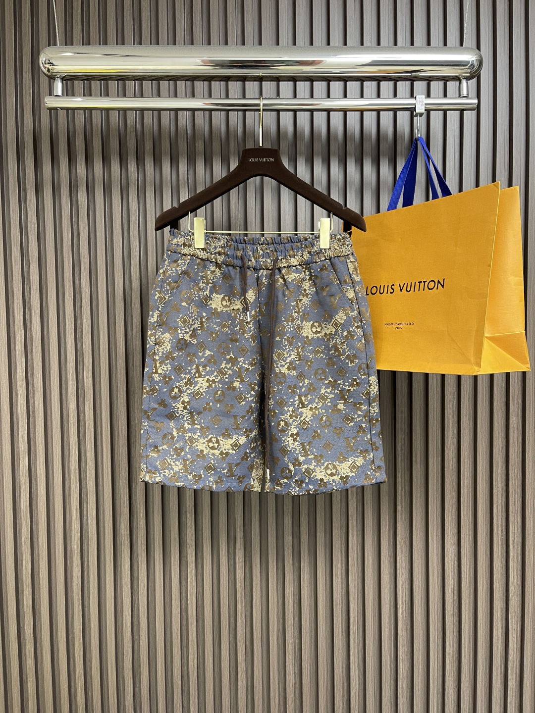 🛒🛒LV 2025ss扎染挂毯图案夏威夷牛仔短裤，男女日常通勤穿搭必备单品，98％棉 2％弹力纤维牛仔面