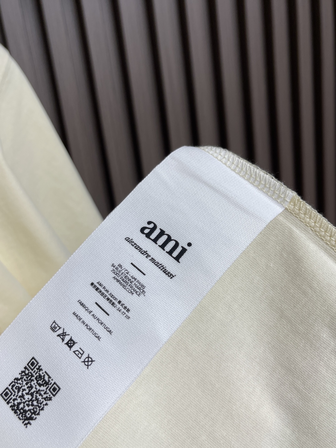 🛒🛒ami 经典红心刺绣圆领T恤，面料支数很高密度高，所以感觉面料没有毛孔一样非常有珠光光泽，并且非常贴