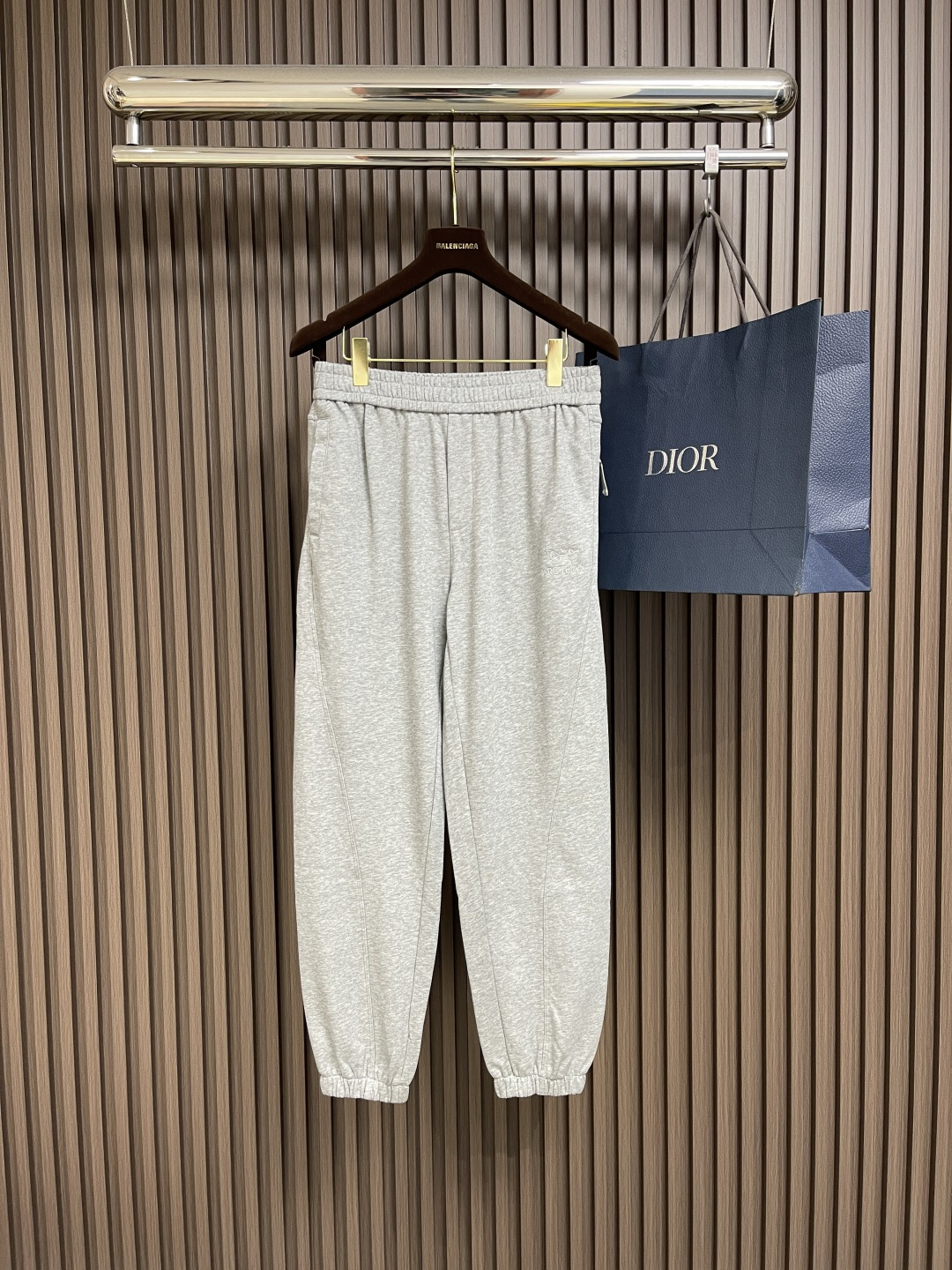 NO:161044,aycteryx 2025fw embroidered logo casual trousers high-end 32s double yarn 380g terry fabric, heavyweight fabric Customized pull-up ribbed same cylinder and dyed three standards Complete men and women Size M-3XL, arc'teryx, alexander wang19860909aycteryx 始祖鸟 2025fw 刺绣logo休闲卫裤 高端32s双纱380克毛圈面料,重磅面料 定制拉架罗纹同缸同染 三标齐全 男女同款 尺码M-3XL,arc'teryx,alexander wang,Men's clothing