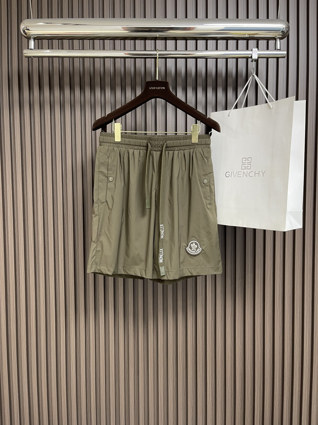 NO:149490,Moncler 2025ss Summer Men's Casual Five-Crimp Shorts, Drawstring Elastic Belt, Comfortable and Breathable!  It has soft and delicate characteristics, comfortable and breathable, and the upper body effect is very good and extremely versatile. It can be matched anytime, anywhere and create a variety of shapes. Size 48-56, christian louboutin, shorts, alexander wang19860909moncler 2025ss 夏季男士休闲五分短裤,抽绳松紧腰带,舒适透气！拥有柔软细腻的特性舒爽透气,上身效果非常棒究极百搭,随时随地随心所欲的搭配打造多变造型.尺码48-56,,christian louboutin,shorts,alexander wang,Men's clothing