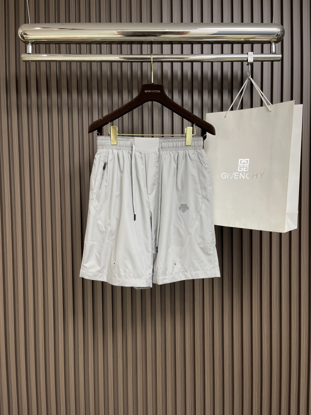 NO:149482,DESCENTE 2025SS summer new casual shorts quick-drying shorts, customized fabrics are light, breathable and quick-drying. This pants are very versatile and can be worn in daily and outdoor sports. The elastic waist design is more comfortable to wear!  Size 48-56, shorts,alexander wang19860909DESCENTE迪桑特 2025SS夏季新款休闲短裤速干短裤,定制面料轻薄,透气,快干,此款裤非常百搭,日常、户外运动都可以穿,弹力腰设计穿着更舒适！尺码48-56,,shorts,alexander wang,Men's clothing