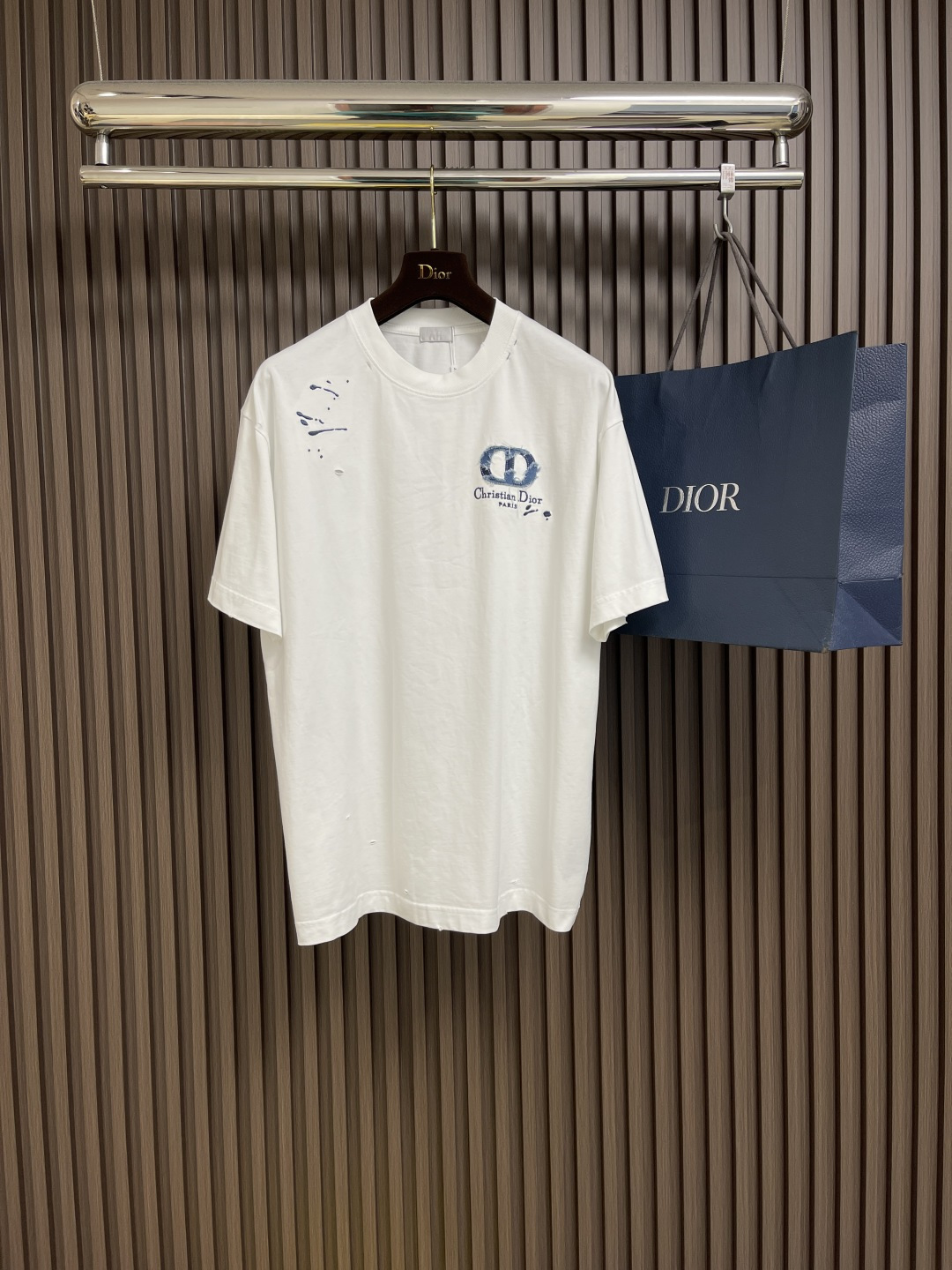 NO:155387,Dior micro-label patchwork embroidered round neck short-sleeved T-shirt, color-dyeing fabric, jacquard flat thread, round neck vertical style, full set of auxiliary materials!  Cotton fabric is used to test the color difference problem in multiple dimensions, and the final restoration effect is measured. Size S-XXL, dior, T-shirt, tees, t-shirt, alexander wang19860909Dior 微标拼布刺绣圆领短袖t恤,对色定染面料、提花扁机螺纹、圆领垂直版型、全套辅料配备！采用棉面料,多维度测试对比色差问题,调测最终还原效果.尺码S-XXL,,dior,T-shirt,tees，t-shirt,alexander wang,Men's clothing