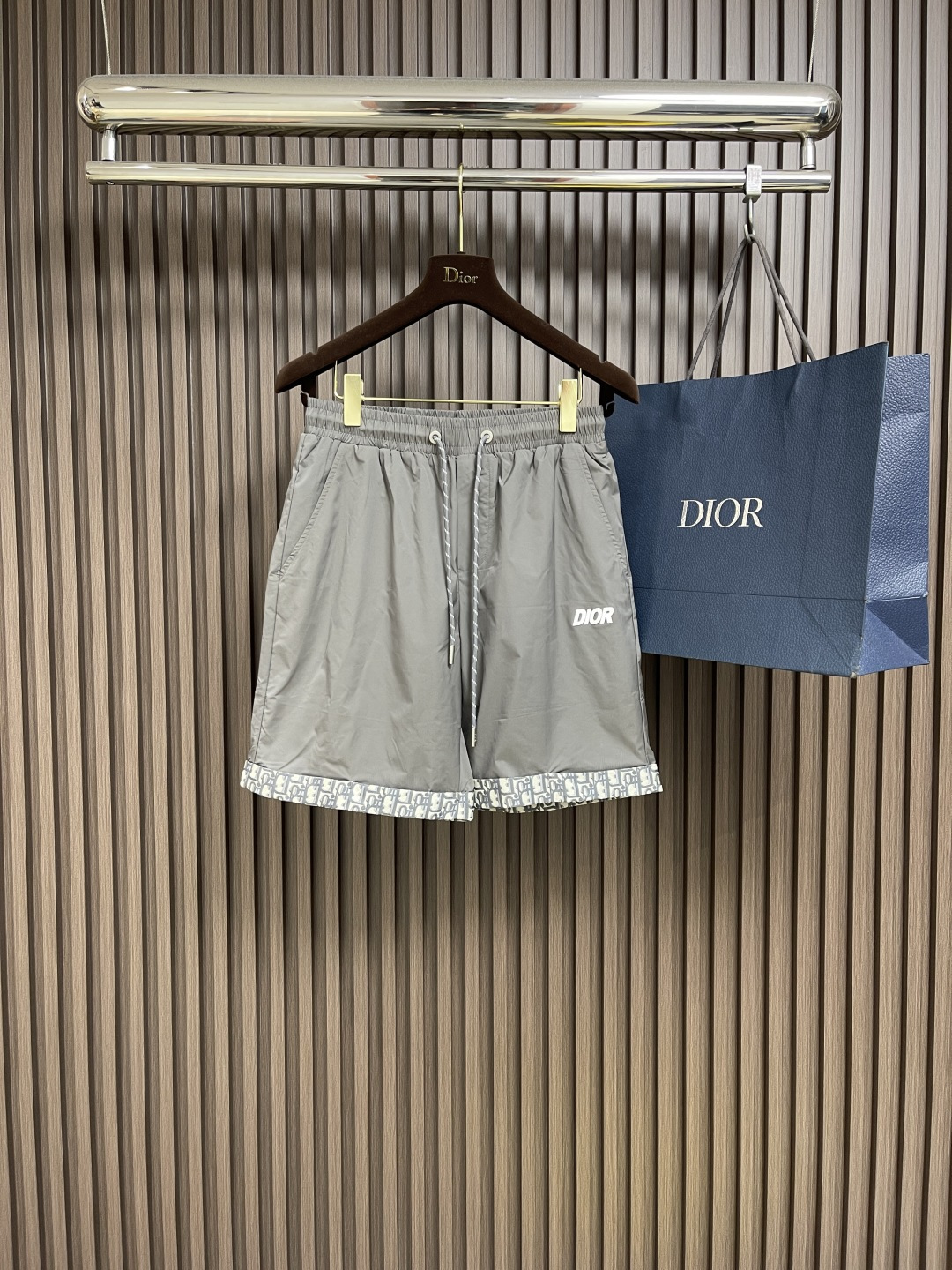 NO:155307,Dior SS summer new casual shorts, trouser rope and letter printing color matching echoes the front and back, high-end and elegant, pants with casual and versatile upper body, casual and lazy style, high-end custom imported quick-drying elastic fabric, summer flavor. Size 48-56, dior, shorts, alexander wang19860909Dior SS夏季新款休闲短裤,裤绳和字母印花配色前后呼应,高端大气,裤型上身休闲百搭、随性慵懒范,高级定制进口速干弹力面料,夏天的味道.尺码48-56,,dior,shorts,alexander wang,Men's clothing