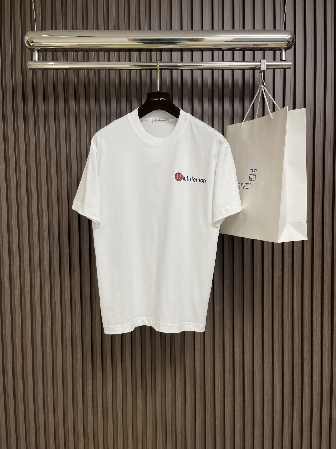 NO:155383,lululemon new printed round neck T-shirt!  320g high gram weight 32 double yarn pure cotton fabric, wide version, and the patterns are printed and designed with a full sense of design, the same style as men and women, versatile and easy to wear!  Size S-XXL, tees, t-shirt, alexander wang19860909lululemon 新款印花圆领t恤！320克高克重32双纱纯棉面料,版型阔版,图案都做了印花图案设计感十足,男女同款 百搭又好穿！尺码S-XXL,,tees，t-shirt,alexander wang,Men's clothing