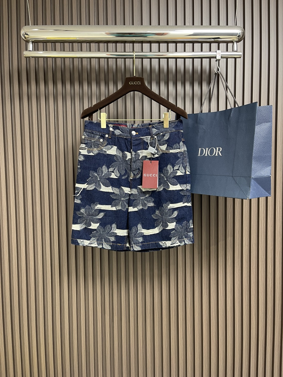 NO:155323,Gucci SS Spring and Summer New Style!  Camouflage blue denim series, high-waisted A-line shorts. Customized classic blue jacquard denim fabric, low-key and fashionable, age-reducing and casual. Loose style is comfortable and versatile and not picky about people, and the casual commuting is very good. Size S-XL, gucci, shorts, alexander wang19860909Gucci SS春夏新款！迷彩蓝色牛仔系列,高腰A字短裤.定制经典蓝色提花牛仔面料,低调又时髦,减龄又随性.宽松版型舒适百搭不挑人,休闲通勤都很不错.尺码S-XL,,gucci,shorts,alexander wang,Men's clothing