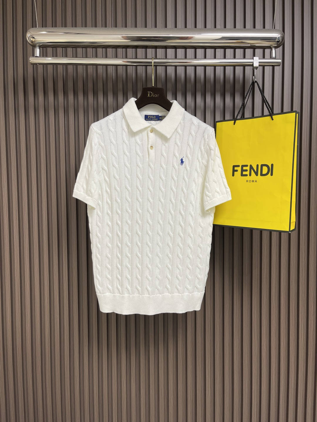 NO:159663,RALPH LAUREN POLO 2025 spring and summer new knitted short-sleeved POLO, imported knitted fabric, soft touch. Design trendy short-sleeved sweaters, without losing luxury. The quality is unquestionable. The upper body effect is excellent. Size M-XXL M-size length 66cm bust 104cm shoulder width 40cm L-size length 68cm bust 108cm shoulder width 41cm XL-size length 70cm bust 112cm shoulder width 42cm XXL-size length 72cm bust 116cm shoulder width 43cm, loro piana, T-shirt, alexander wang19860909RALPH LAUREN POLO 2025春夏新品针织短袖POLO,进口针织面料,手感柔软.设计潮流短袖针织衫,不失奢华 品质毋庸置疑 上身效果超赞,尺码M-XXL M码衣长66cm 胸围104cm 肩宽40cm L码衣长68cm 胸围108cm 肩宽41cm XL码衣长70cm 胸围112cm 肩宽42cm XXL码衣长72cm 胸围116cm 肩宽43cm,,loro piana,T-shirt,alexander wang,Men's clothing