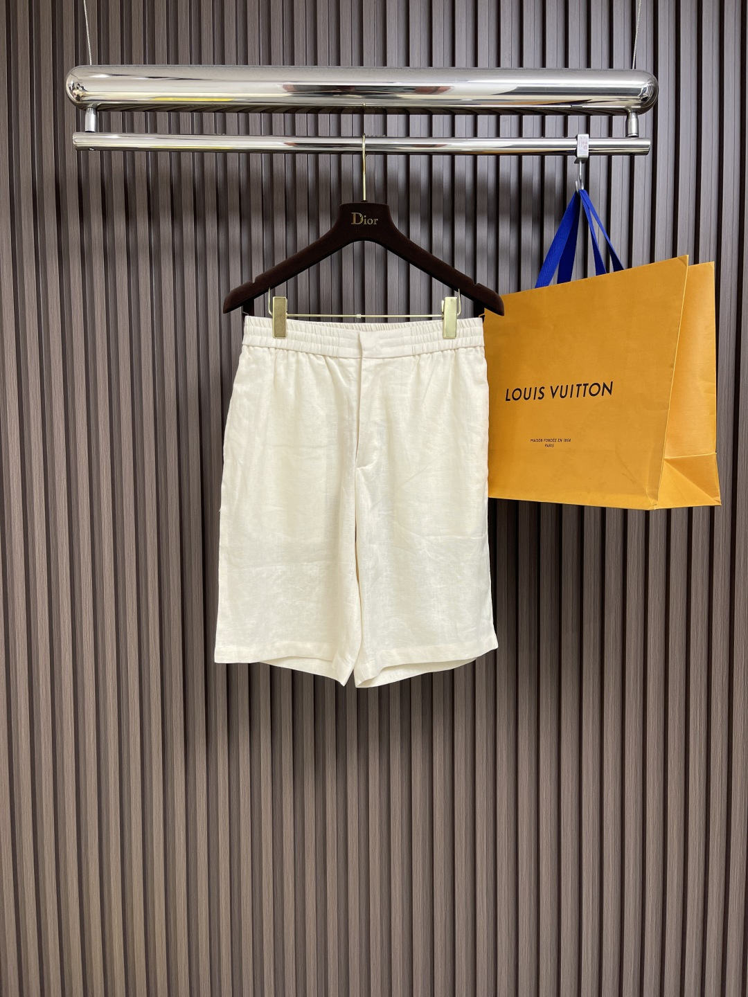 NO:162259,zegna 2025SS summer new off-white Oasi Lino shorts, elastic waist belt internal drawstring design, zipper, concealed buckle, double pockets at the rear. Size 48-50-52-54,, shorts, alexander wang19860909zegna 2025SS夏季新款米白色 Oasi Lino 短裤,腰部松紧腰带内部抽绳设计,拉链,带有暗扣,后部设有双口袋.尺码48-50-52-54,,shorts,alexander wang,Men's clothing
