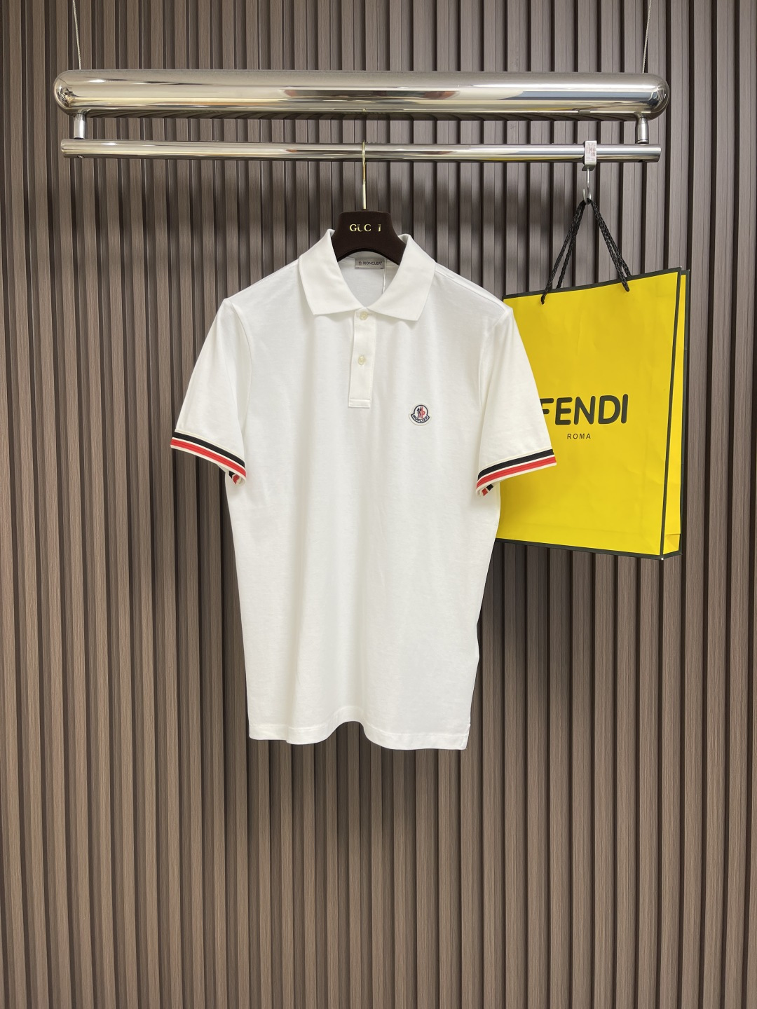 NO:162275,Moncler 2025ss Early Spring Series logo short-sleeved POLO!  Brand new imported beaded double mercerized fabric, comfortable and breathable, three-dimensional tailoring and excellent upper body effect, a must-have item for handsome men. Size M-XXL, christian louboutin, T-shirt, alexander wang19860909Moncler 2025ss 早春系列logo仔章短袖POLO！全新进口珠地双丝光面料 手感舒适透气,立体剪裁上身效果极佳,型男必备单品.尺码M-XXL,,christian louboutin,T-shirt,alexander wang,Men's clothing