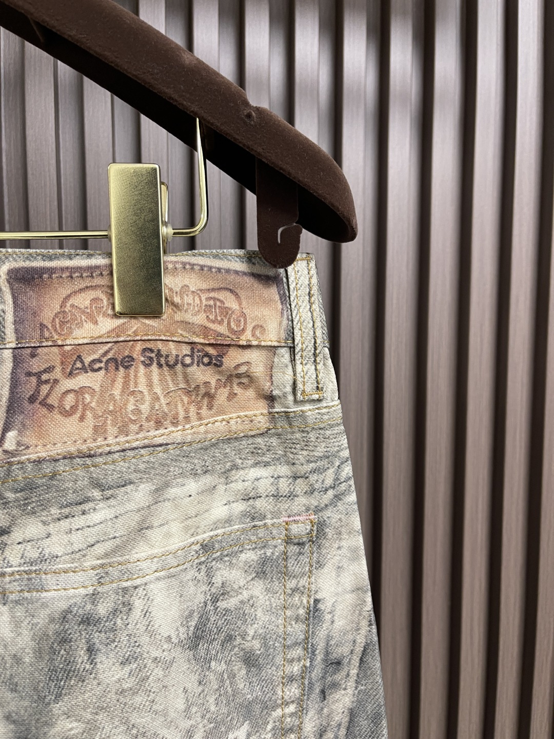 Acne Studios 2025 Danning Jeans: Loose Buttons, Cozy 1981M, Laser-Fired Tailoring - 图片 4