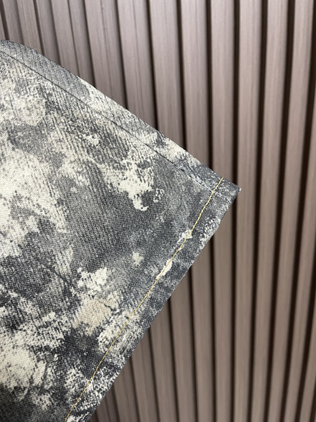 Acne Studios 2025 Danning Jeans: Loose Buttons, Cozy 1981M, Laser-Fired Tailoring - 图片 7