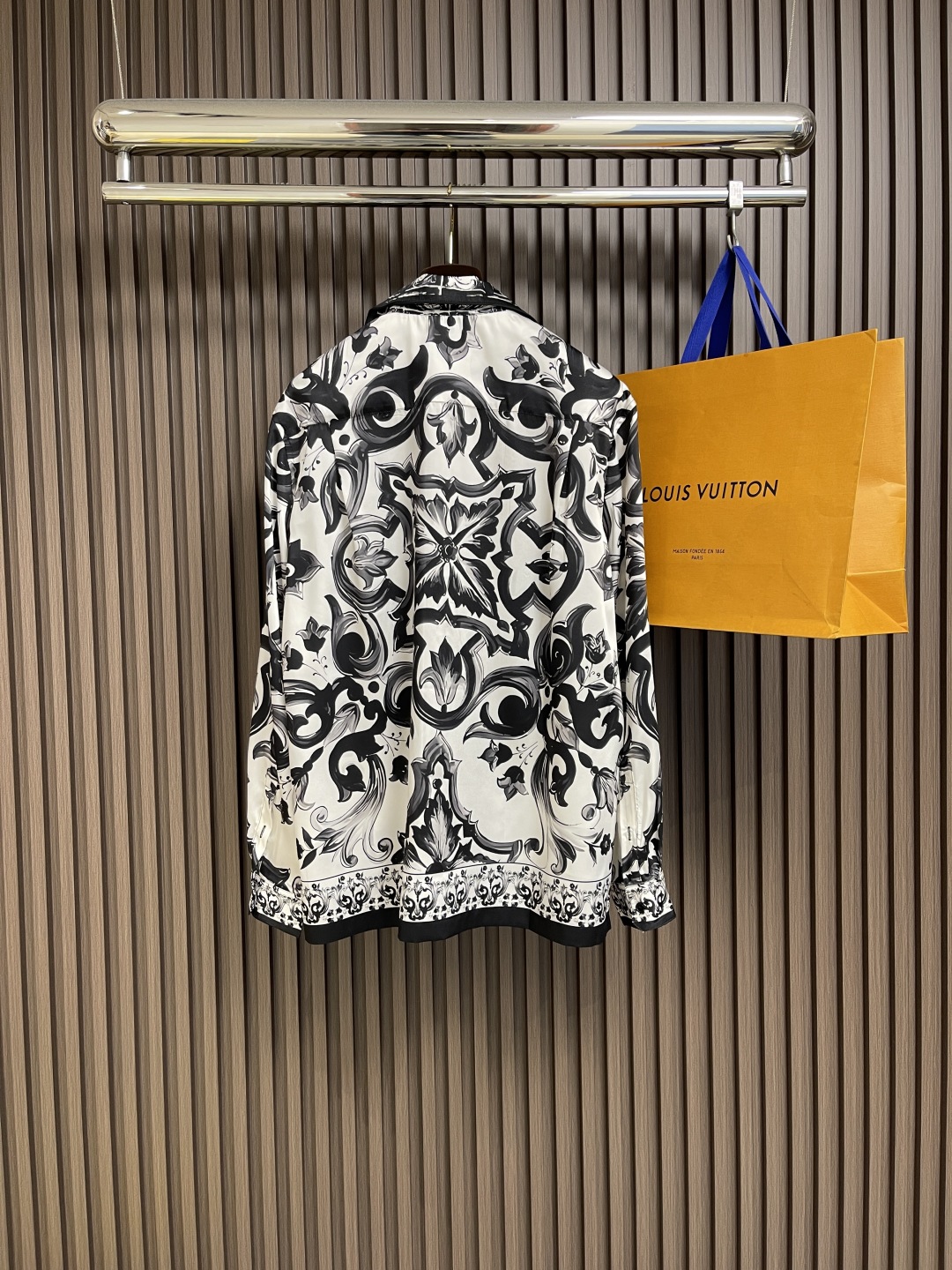 High-Quality Long-Sleeved Shirt with Custom Fabric for Ultimate Comfort and Style - 图片 2