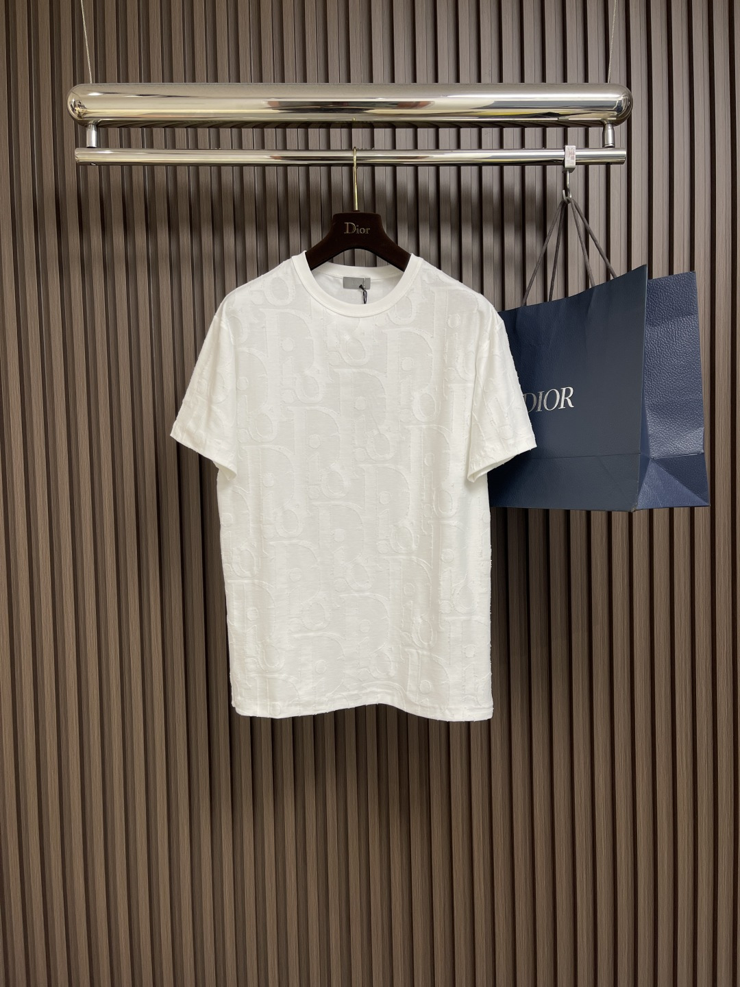 NO:473255,Dior 2025 FW early autumn new jacquard knitted round neck T-shirt, decorated with classic Oblique print, uses cotton jersey fabric, thread-cutting jacquard craft Oblique print design, knitted ribbed collar, casual style, same style for men and women. Size S-XL,,dior,tees, t-shirt,alexander wang19860909Dior 2025 FW早秋新款提花针织圆领T恤,饰以经典的Oblique 印花,采用棉质平纹针织面料,剪线提花工艺Oblique 印花设计,针织罗纹衣领,休闲款式 男女同款.尺码S-XL,,dior,tees，t-shirt,alexander wang,Men's clothing