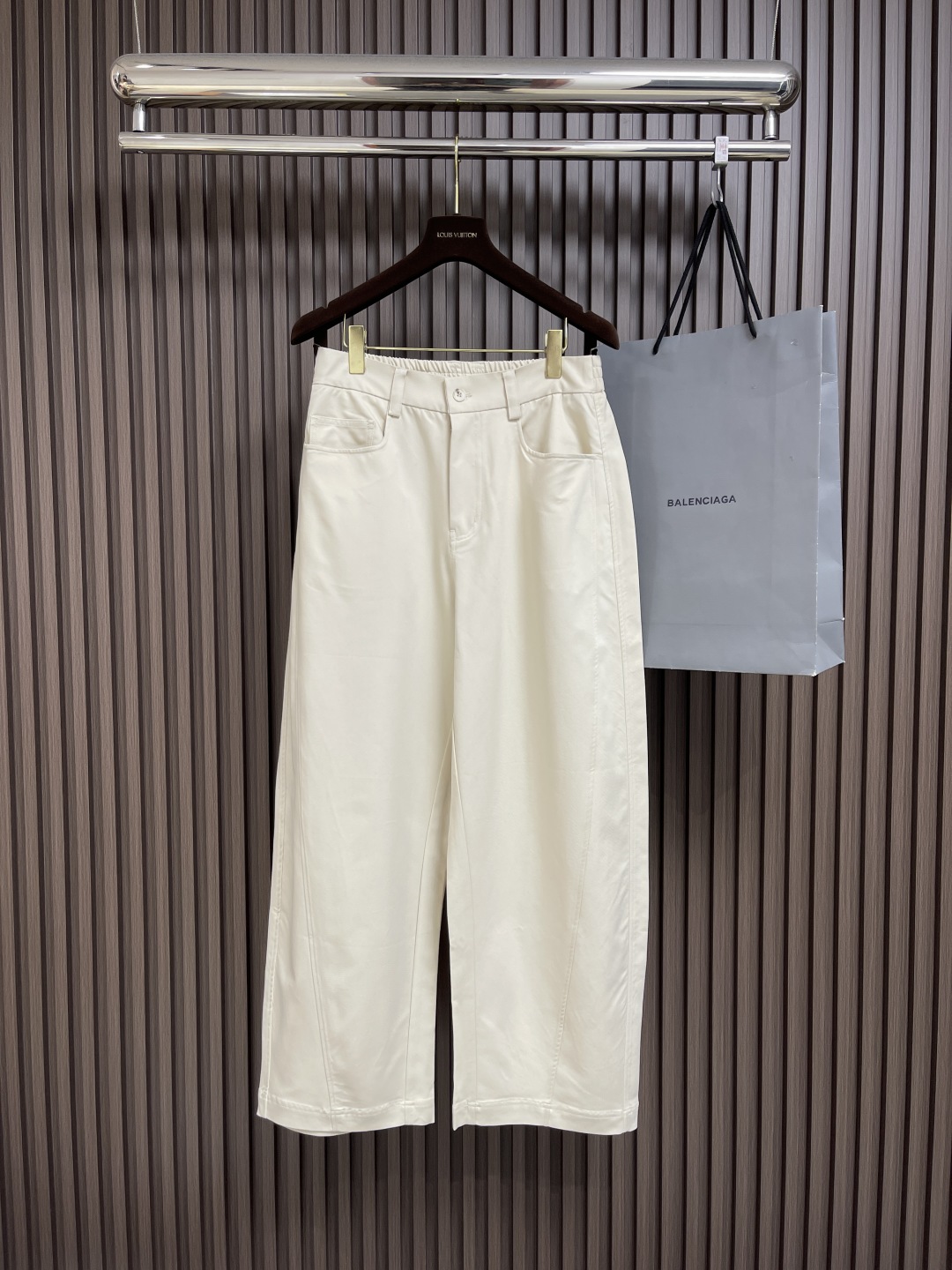 2025SS Custom Imported Cotton Jeans with Water Washing, Elegance Gas, and Stylish Snorkel Option - 图片 1