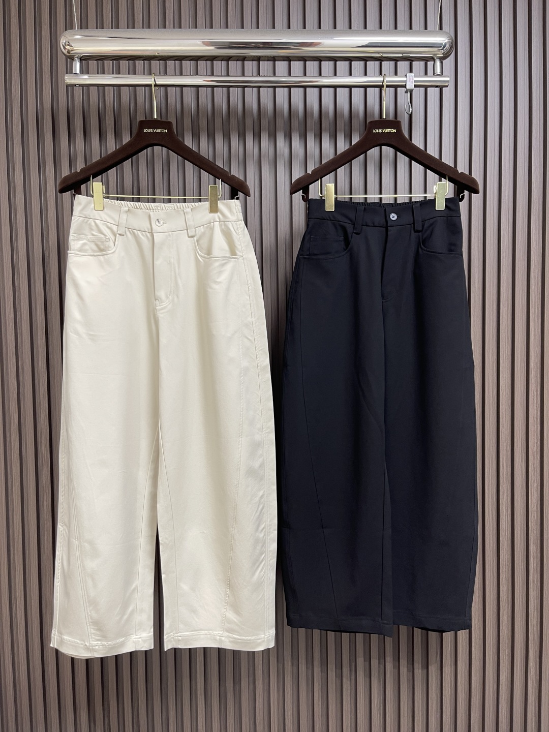2025SS Custom Imported Cotton Jeans with Water Washing, Elegance Gas, and Stylish Snorkel Option - 图片 3