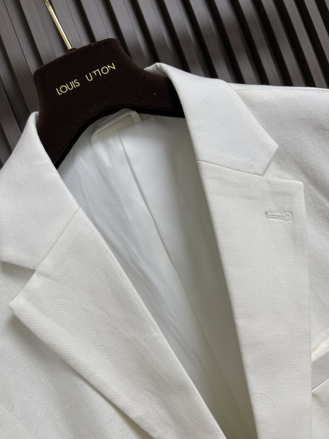 Kiton 2025SS Summer Suit: Crafted with Slashed Fabric, Contoured Chests, and Excellent Heat. - 图片 6