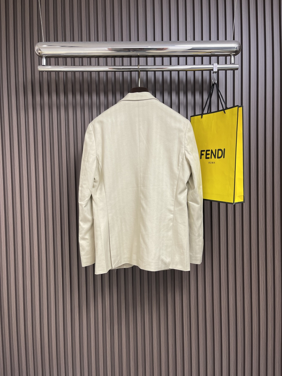 Kiton 2025SS Summer Suit: Slashed Fabric, Contoured Chests, Cosmopolitan Style, Size 48-54 - 图片 2