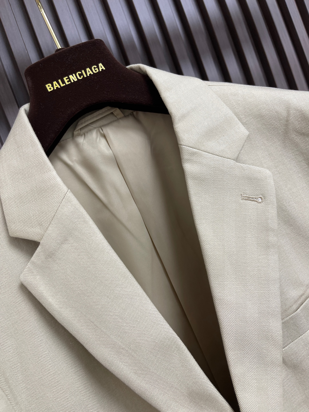 Kiton 2025SS Summer Suit: Slashed Fabric, Contoured Chests, Cosmopolitan Style, Size 48-54 - 图片 6