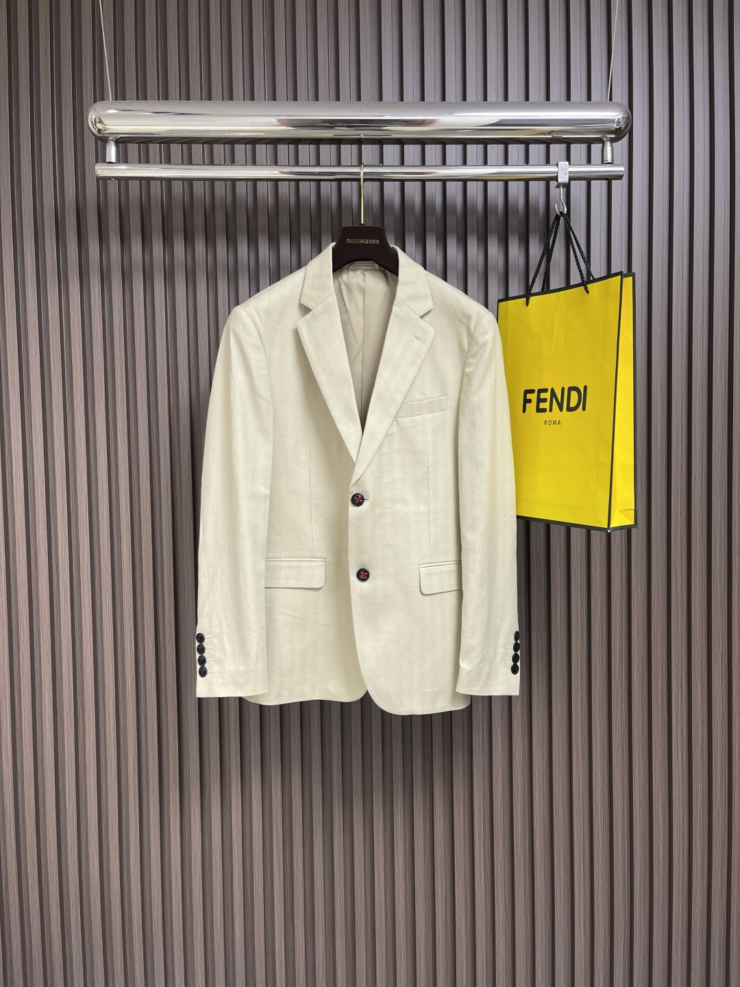 Kiton 2025SS Summer Suit: Slashed Fabric, Contoured Chests, Cosmopolitan Style, Size 48-54