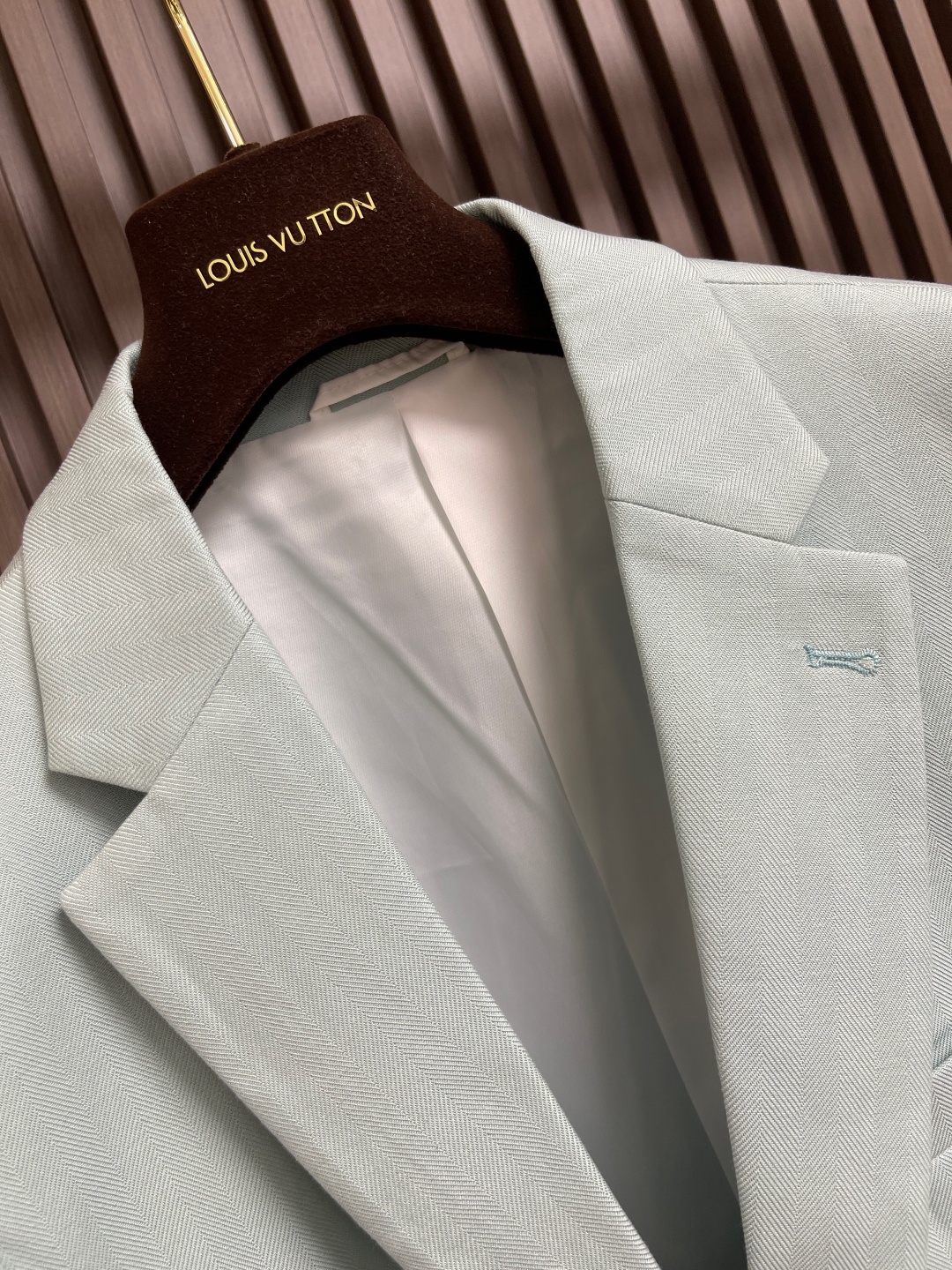 Kiton 2025SS Summer Suit: Slashed Fabric, Contoured Chests, Superior Quality, Cosmopolitan Style - 图片 6
