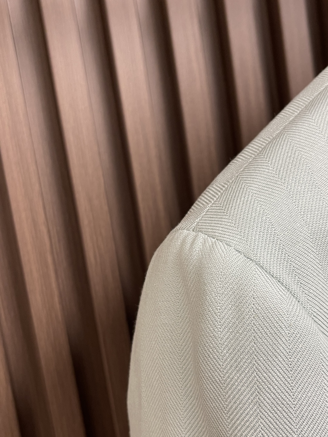 Kiton 2025SS Summer Suit: Slashed Fabric, Contoured Chests, Superior Quality, Cosmopolitan Style - 图片 9