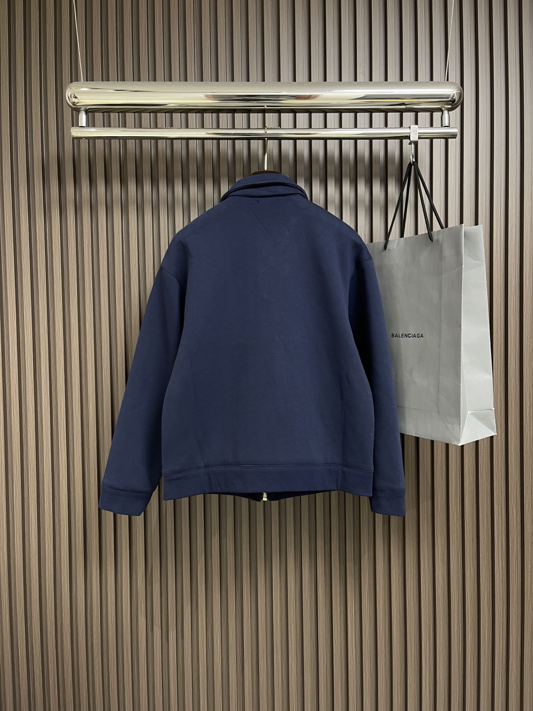 MiuMiu Embroidered Zipper Coat: Lightweight and Comfortable, Premium Materials and Craftsmanship - 图片 2