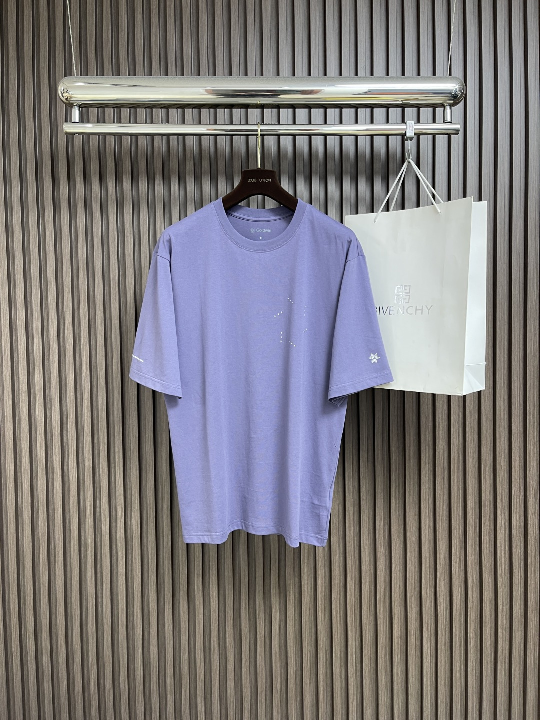 NO:425736,Goldwin Japanese outdoor sports brand 2025SS summer new geometric printed short-sleeved T-shirt, perfectly integrated with fashion and style, a top fashionable and stylish style that perfectly suits the outside!  The overall feeling is natural!  The ultimate classic versatile short-sleeved T-shirt is designed with the latest three-dimensional letter logo pattern elements!  The ultimate perfection of heavy industry. Size 1-2-3, T-shirt,tees,t-shirt,alexander wang19860909Goldwin 日本户外运动品牌2025SS夏季新款几何印花短袖T恤,完美融入时尚还有风情感一款完美符合外穿的顶尖时髦气质款！整体给人浑然天成的感觉！极致经典的百搭型短袖T恤,采用最新的立体字母logo图案元素设计！极致的重工极致的完美.尺码1-2-3,,T-shirt,tees，t-shirt,alexander wang,Men's clothing