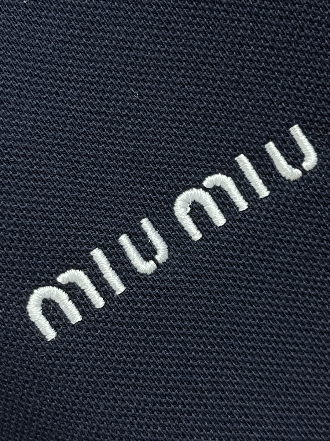 Miumiu Complex Porcelain Zipper Coat: Stylish, High-Density Embroidery, Comfy Fabric, Versatile, European Design. - 图片 5