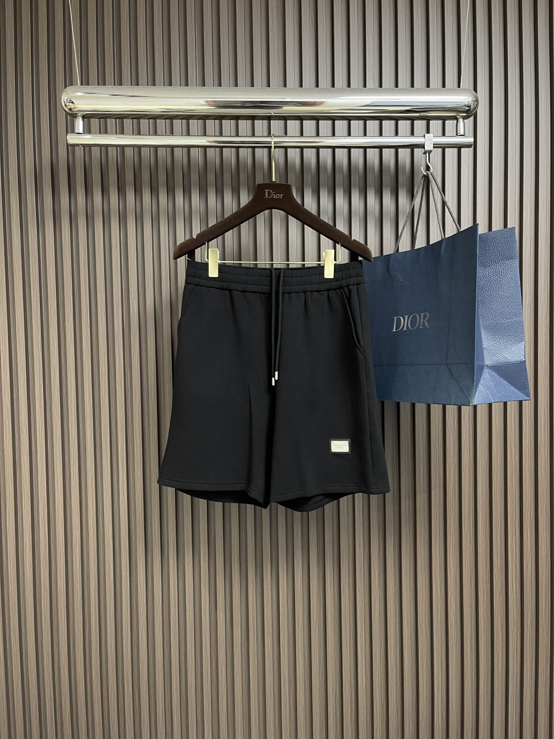 NO:478668,DG 2025SS spring and summer new casual shorts customized fabric, breathable and comfortable, impeccable details, brand elements design concept, reflecting high quality. The feel is delicate and soft!  Present casual cut, with a great upper body style. Size M-3XL, shorts, alexander wang19860909DG 2025SS春夏新款休闲短裤 定制面料 透气舒适度高,细节无可挑剔,品牌元素设计理念,体现高品质.手感细腻柔软！呈现休闲裁剪,上身版型超赞.尺码M-3XL,,shorts,alexander wang,Men's clothing