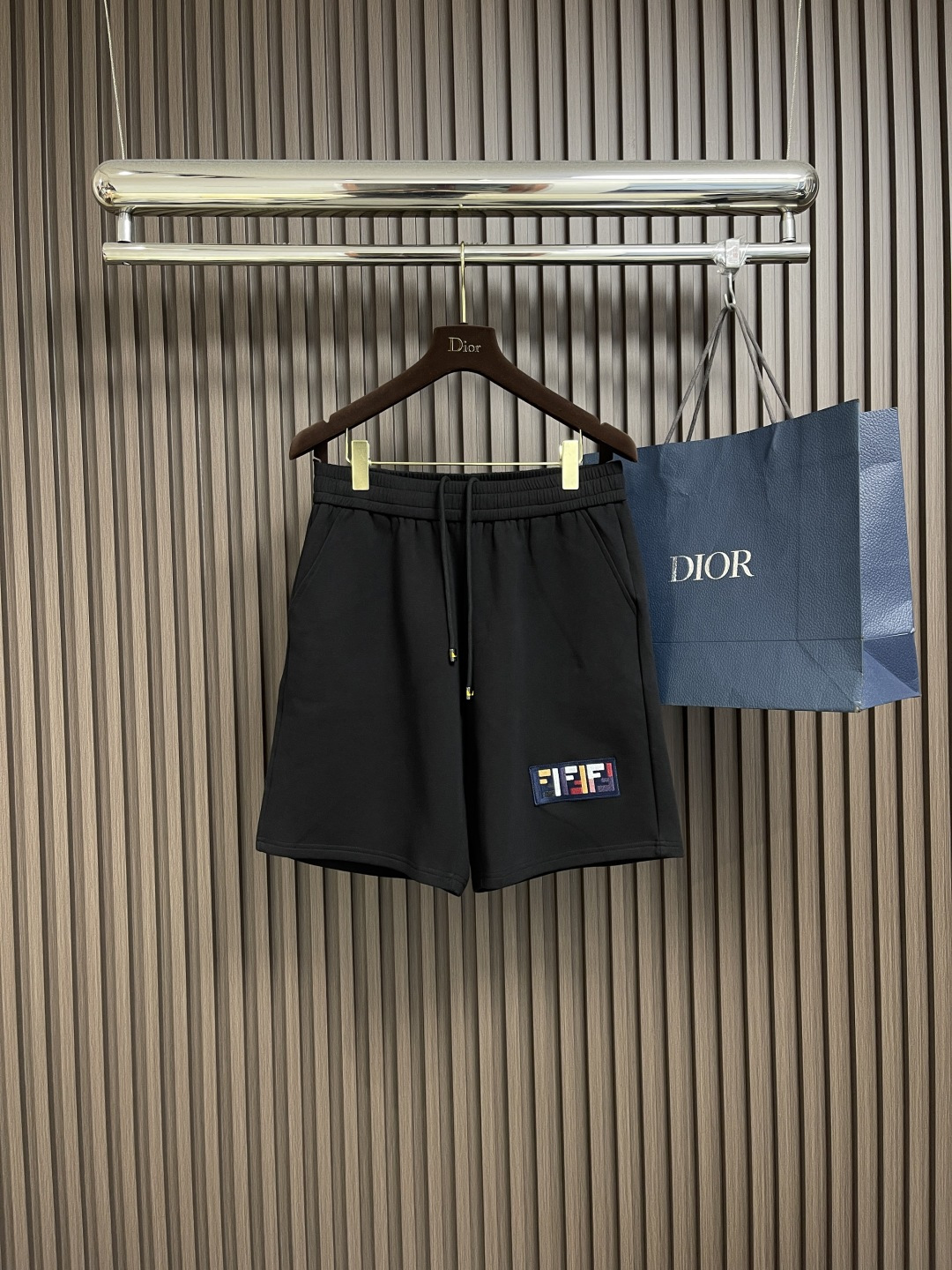 NO:478673,FENDI 2025SS new Bermuda shorts, this shorts are made of sweatshirt fabric, weighing 380 grams, decorated with double F logo, full of details!  Sports fashion!  Size M-3XL, fendi, hoodie, sweatshirts, shorts, alexander wang19860909FENDI 2025SS新款百慕大短裤,本款短裤选用卫衣面料打造,380克重,饰以双F标识,细节拉满！运动时尚！尺码M-3XL,,fendi,hoodie,sweatshirts,shorts,alexander wang,Men's clothing