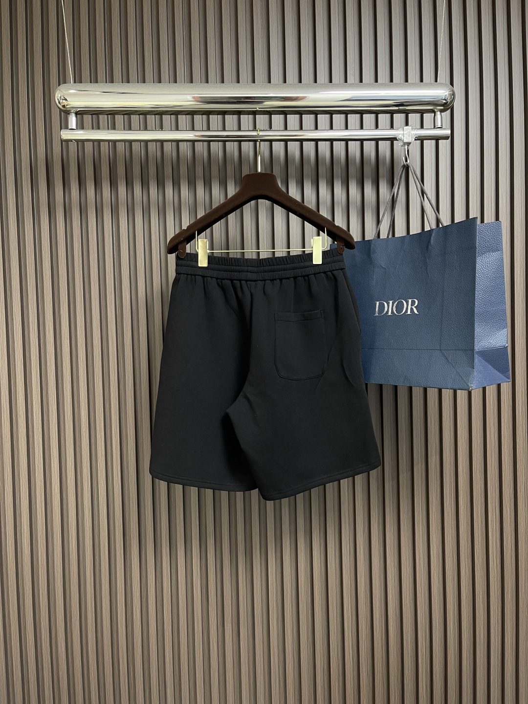 “Balmain 2025s Men’s Shorts: Cotton, Loose Tie Design, Original Hardware, Top-Tide Style” - 图片 2