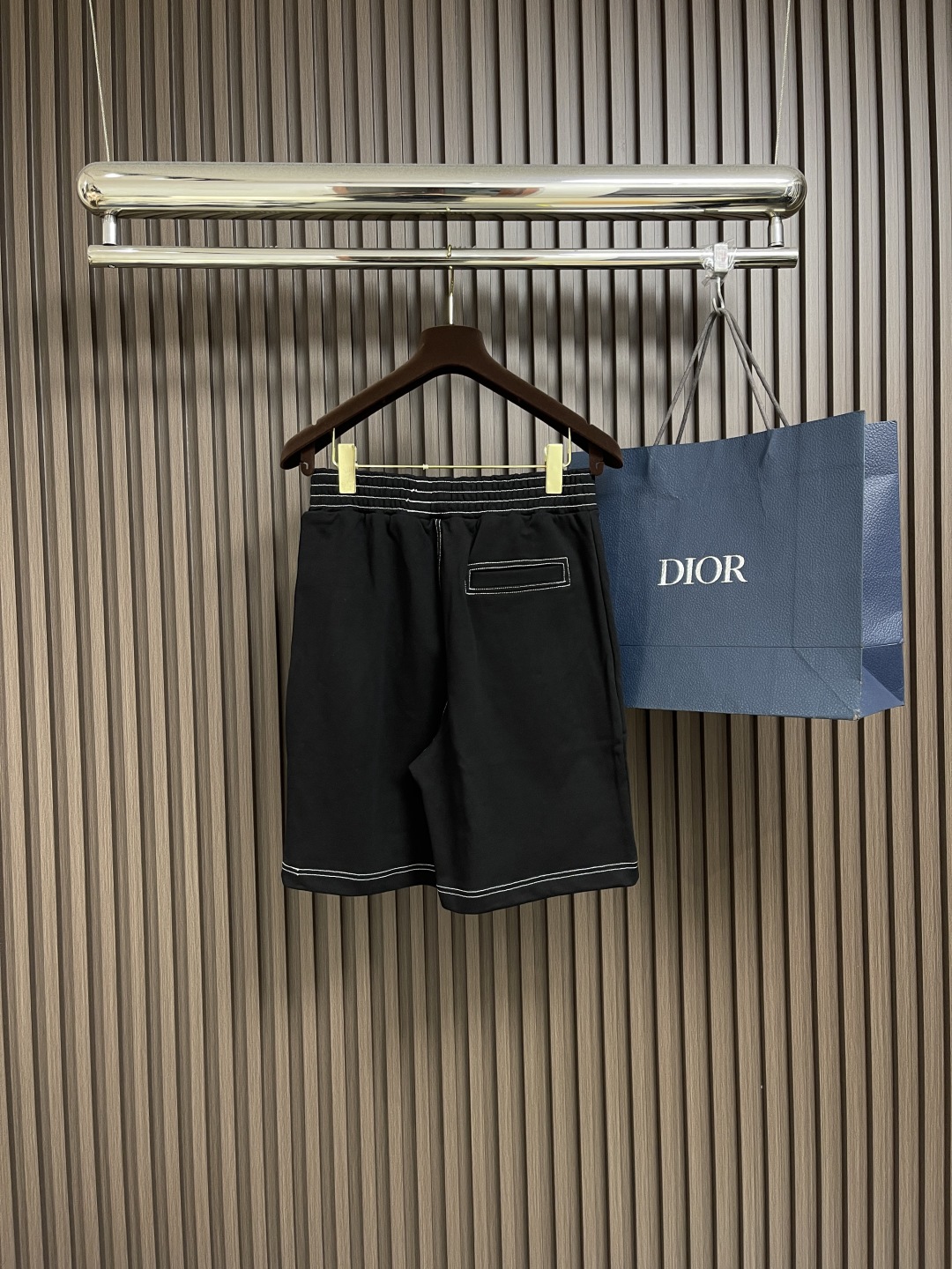 Givency 2025s New Summer Embroidery and Leisure Shorts with 4G Logo Detail - 图片 2