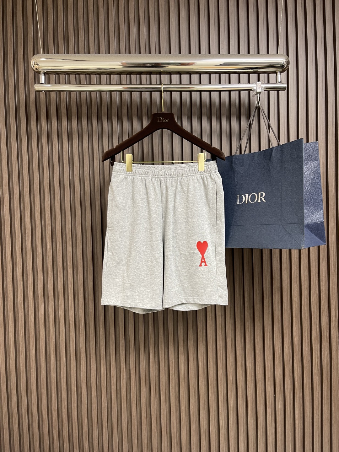 “Ami Alexandre Mattiussi 2025 SS Collection: High-Grade Loving and Leisure Shorts”