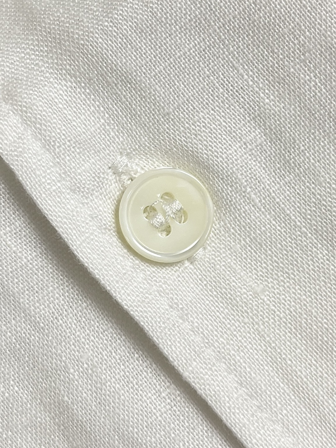 🛒🛒zegna 2025SS当季新款亚麻衬衫，这款亚麻短袖衬衫选用精细面料制成，质感自然清爽透气，是随性