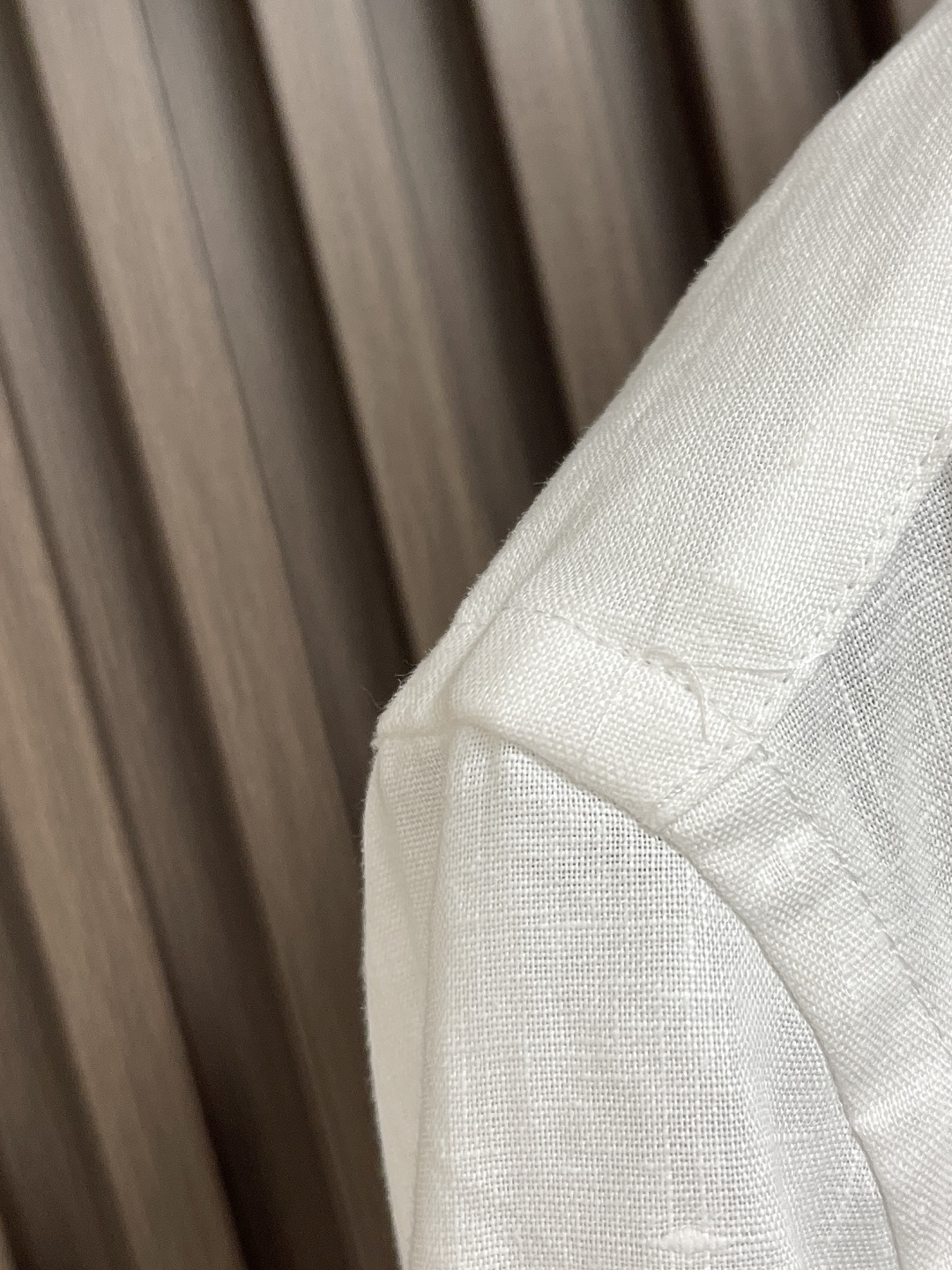 🛒🛒zegna 2025SS当季新款亚麻衬衫，这款亚麻短袖衬衫选用精细面料制成，质感自然清爽透气，是随性